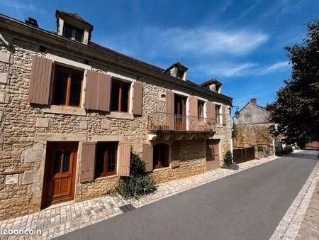 maison 8 pièces 164 m²
