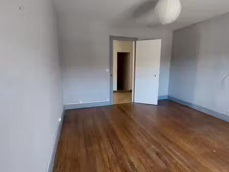 lumineuse maison 89m² avec garage et jardin  à rénover  chardogne