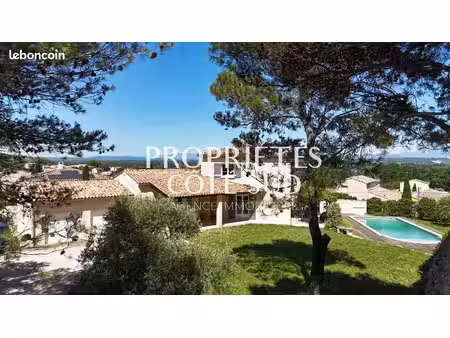 villa 5 pièces 137 m²