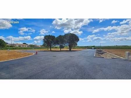 terrain 1 011 m² neffies
