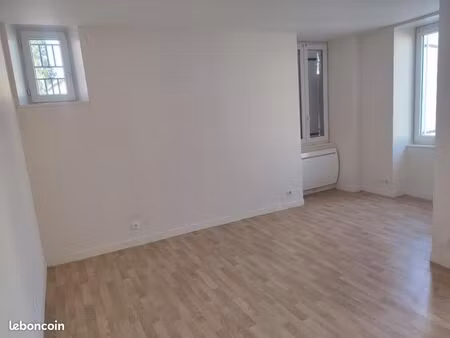 studio 1 pièce 31 m²