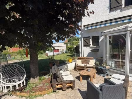 charmante maison avec jardin dans le bourg de ferrières-en-gâtinais – 83 m²
