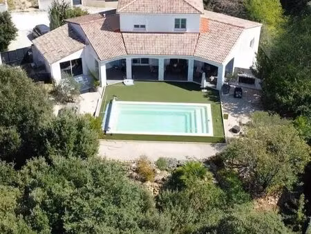 superbe villa lumineuse - 203m² + sous-sol  8 pièces  terrain 1050m²  piscine & jardin pay