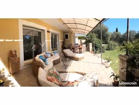 villa avec piscine