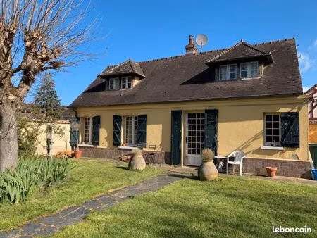charmant clos composé de deux maisons indépendantes