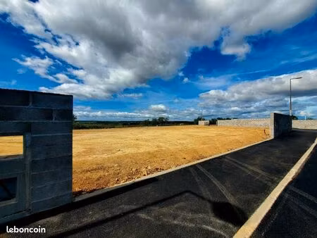 terrain 652 m² valros
