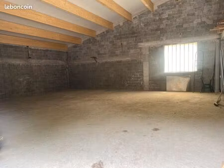 garage et local et box a louer