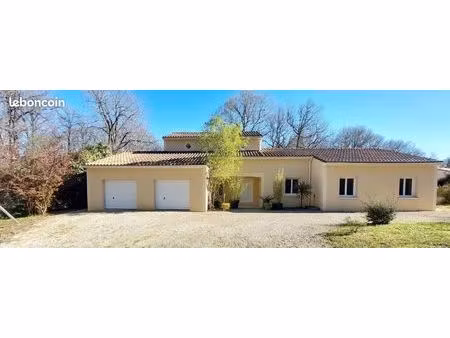 maison à vendre sur le gd angoulême à une 1/2h de bordeaux et 2h de paris en tgv