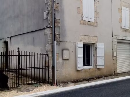 a louer maison de ville à javerlhac