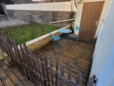 grand t1 bis avec terrasse et jardin