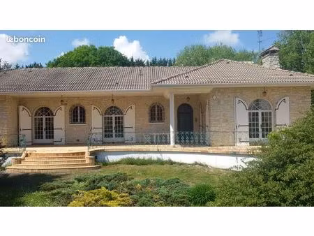 maison dans grand parc