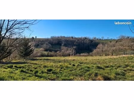 terrain constructible – centre du village – geruge (39570)