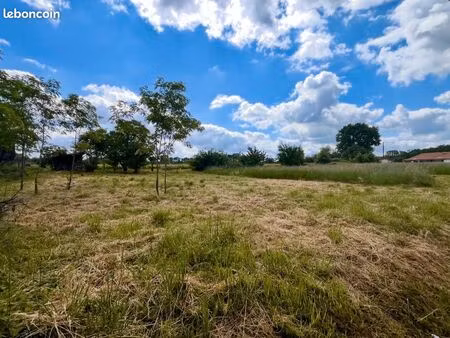 terrain 807 m² saint pierre de mons