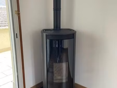 4 pièces. 70 m2 broglie