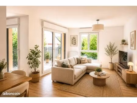 appartement 3 pièces + terrasse + parking à châteaubourg