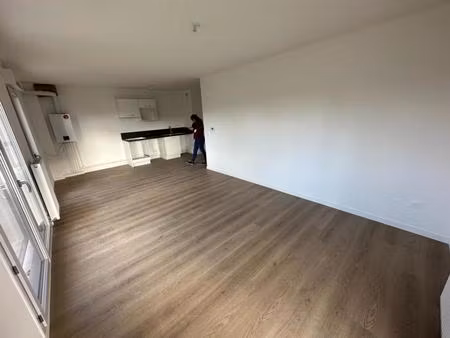 t3 avec parking et balcon à clermont de l'oise