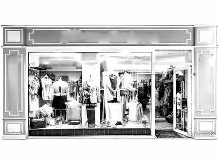 fonds de commerce prêt-à-porter /chaussures / accessoires - nîmes centre (écusson)