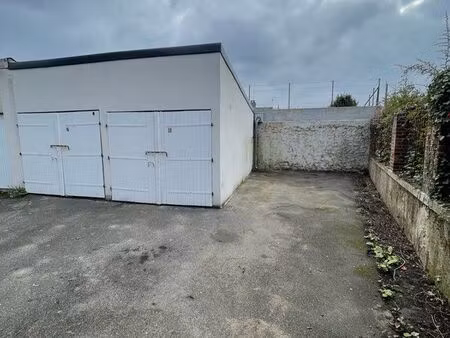 lot de box plus parking à vendre
