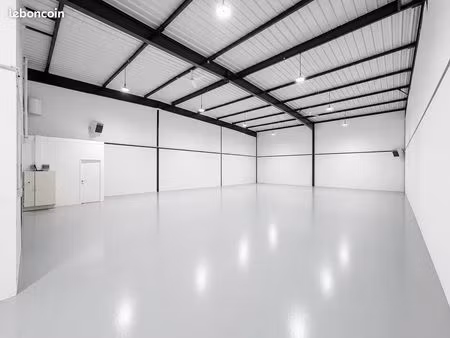 local d'activite 378 m² villepinte
