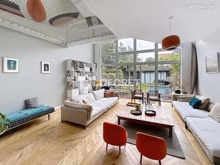 maison 6 pièces 198 m²