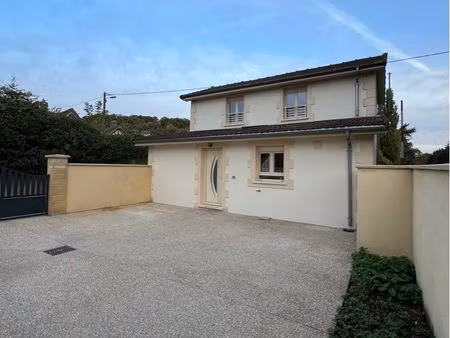 maison 3 pièces avec cour privée
