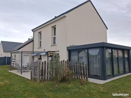 maison . 4 pièces . 105m²
