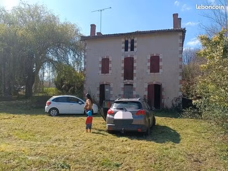 maison ancienne avec jardin