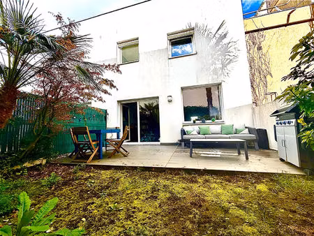 maison d'architecte contemporaine avec jardin et terrasse
