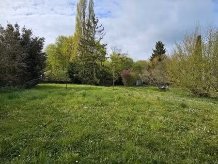 terrain 1 257 m² becon les granits