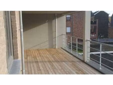 appartement 2 chambres avec très grande terrasse à sclessin