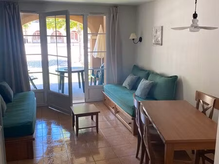 studette avec piscine