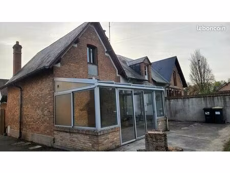 maison solognote t5 dans le bourg de pierrefitte sur sauldre  tous commerces. garage  dépe