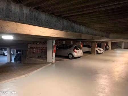 à vendre  place de parking lille centre