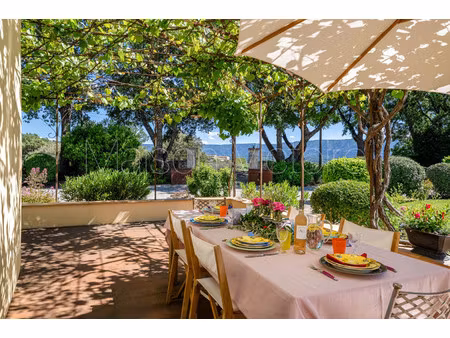maison de luxe à vendre à gordes