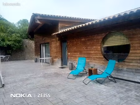 belle maison individuelle en bois  récente  meublée tout confort