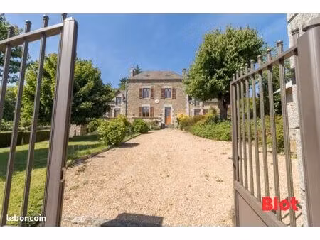 maison 8 pièces 144 m²