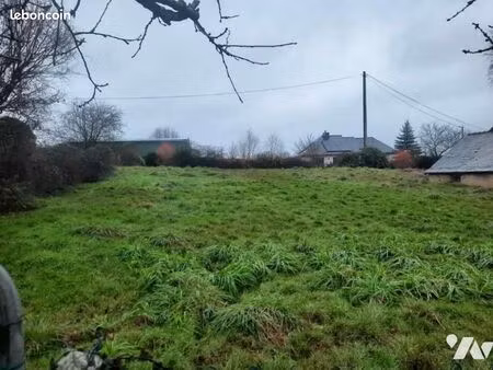 terrain 678 m² caro