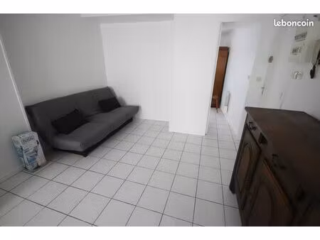 loue deux pièces meublées