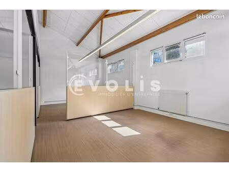 bureaux 76 m²