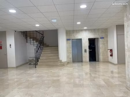 bureaux 121 m²