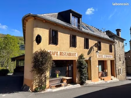 bar  hôtel  restaurant 705 m² cubières