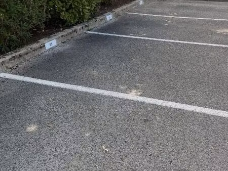 place de parking sécurisée