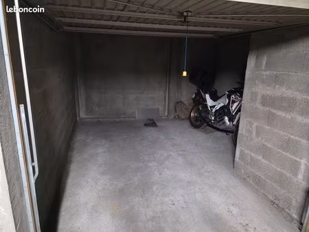 location box garage fermé