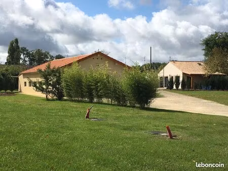 maison récente ( 5 ans ) + grand garage indépendant avec studio intérieur