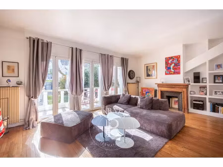 maison de luxe à vendre dans le quartier grandchamp