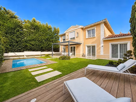 maison de luxe à vendre dans le quartier montchat