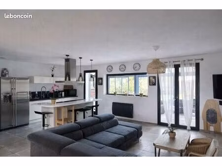 maison avec piscine  véranda