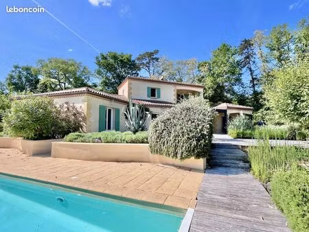 maison 7 pièces 213 m²
