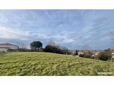 terrain 824 m² génissac