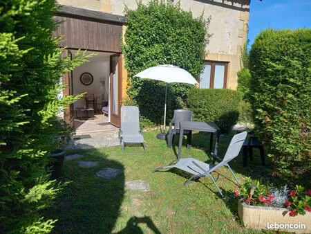 studio entièrement meublé rez de jardin